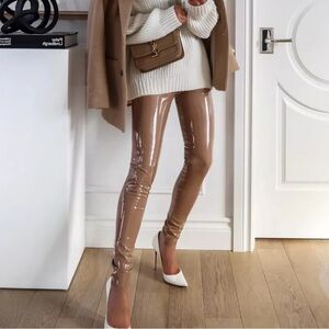 Brand New Leather Patent Leggings in Cocoa
COMMANDO